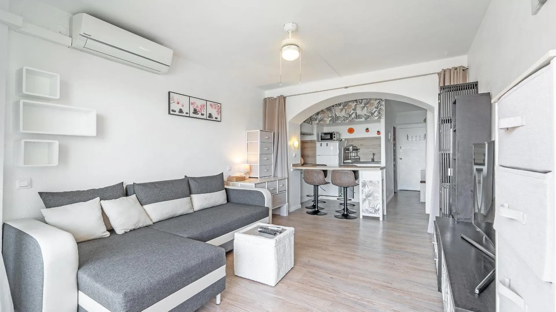 Apartment Welcs Estudio 213 Emp Con Piscina Comunitaria Roses Spain